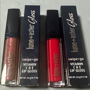 2-Lune Aster Vitamin C & E Lip Gloss -INNOVATOR and VLOGGER